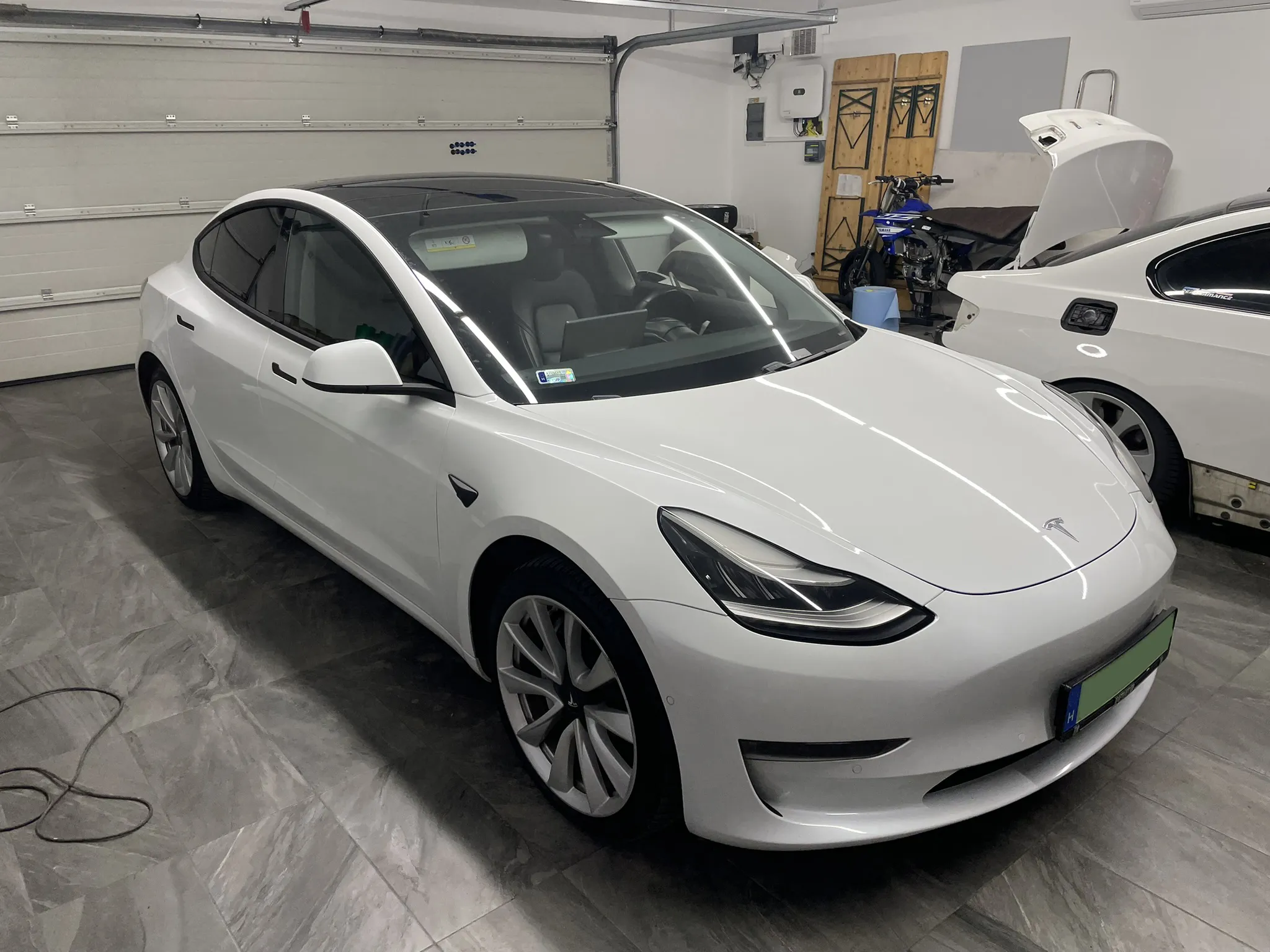Tesla Model 3 | Króm eltüntetés / Chrome Delete (Fehér)