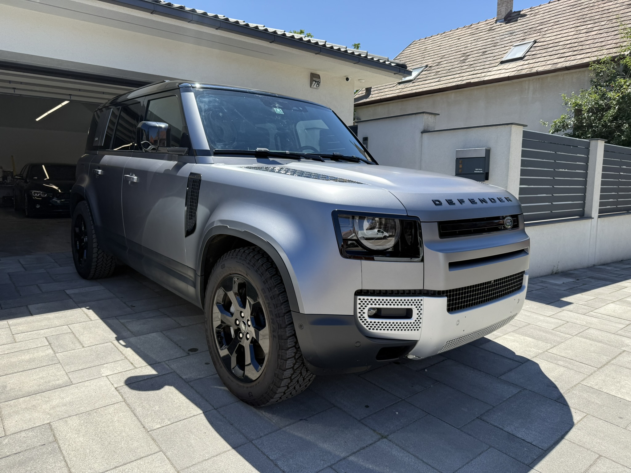 Landrover Defender | Teljes Matt karosszéria védőfóliázás